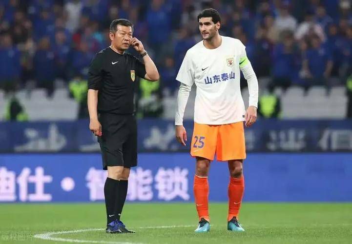 英媒talkSPORT撰文谈到了这名小将被提前召回的事宜，直言这或是澳波应对孙兴慜因亚洲杯暂时离队的举措。